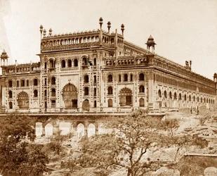 Exterieur van Asoph-ou Dowlahs Emambara en terreinen, Lucknow